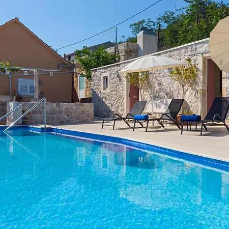 Cozy In Mokalo With House Sea View