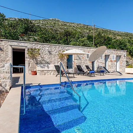 Two-bedroom In Mokalo