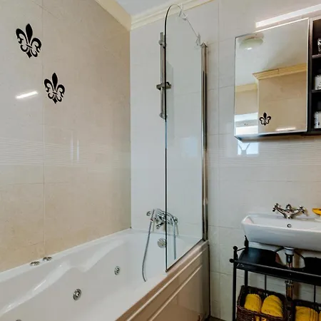 Two-bedroom In Mokalo