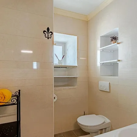 Two-bedroom In Mokalo Feriehus Jurjević