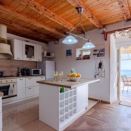 Vakantiehuis Two-bedroom In Mokalo Orebić