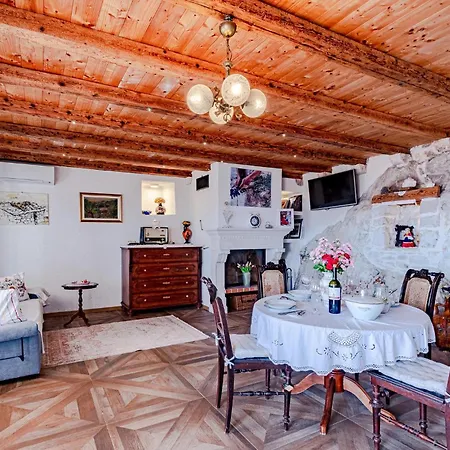 Two-bedroom In Mokalo *