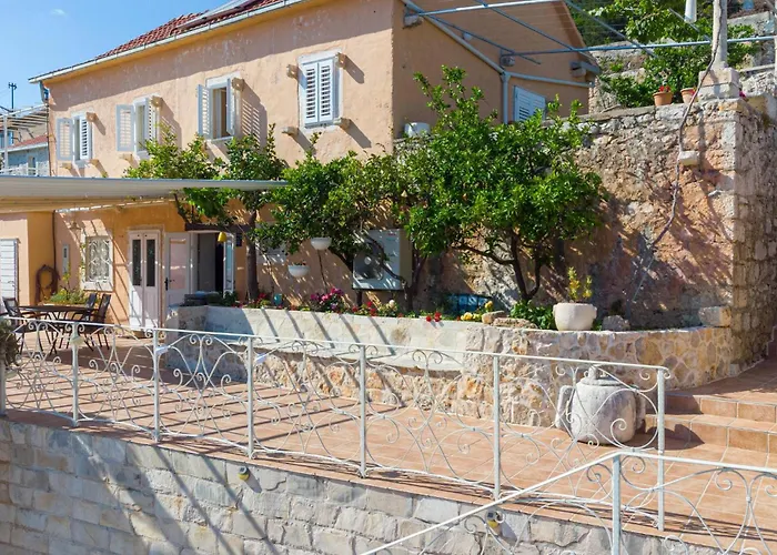 Holiday home Two-bedroom In Mokalo Jurjevic