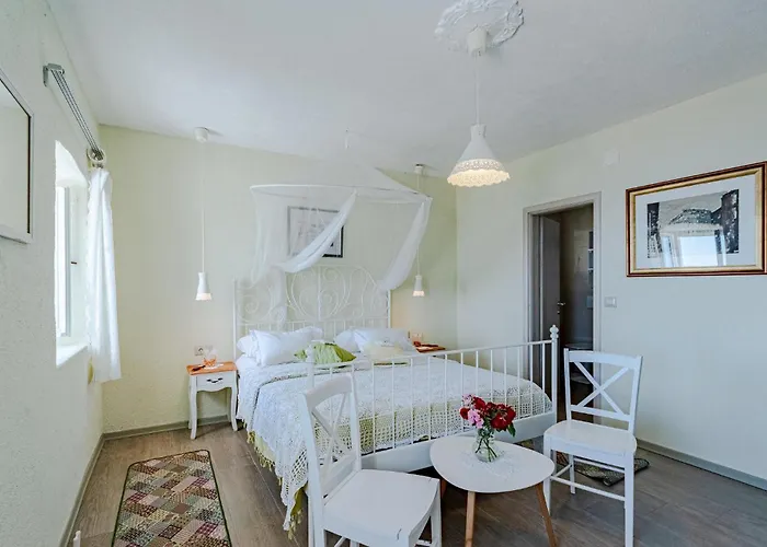 Two-bedroom In Mokalo Holiday home